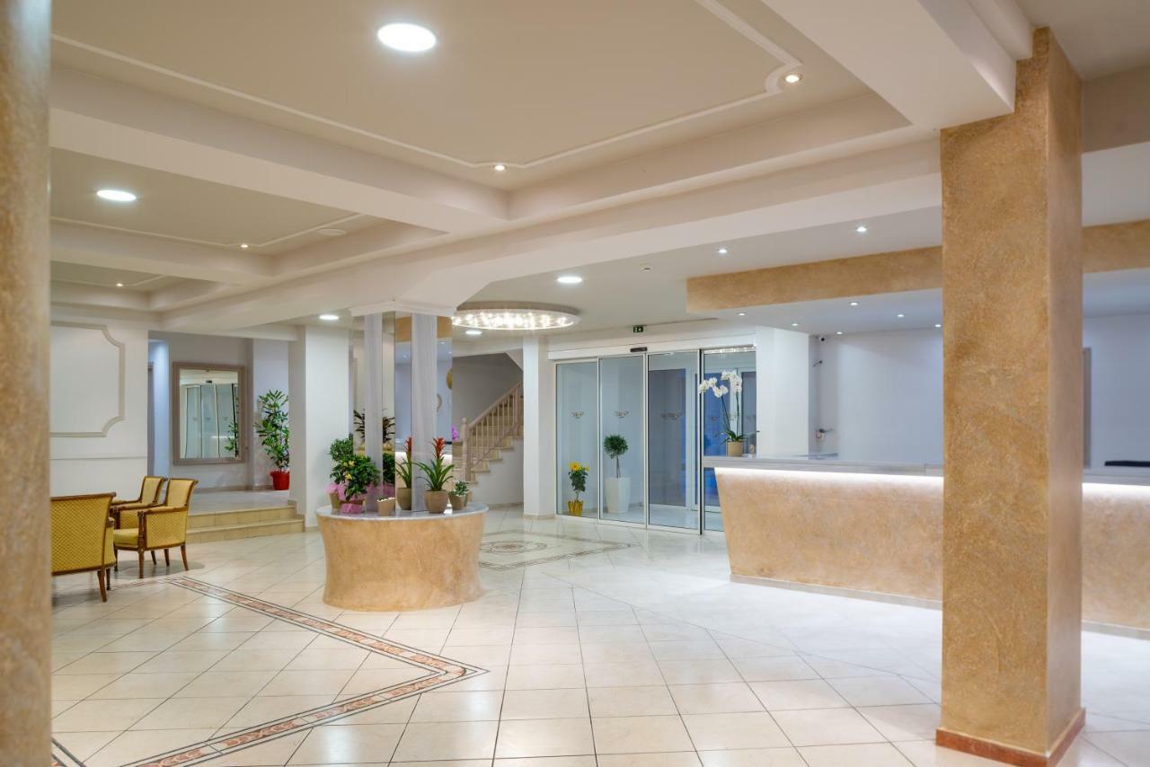 Cnic Gemini Hotel Mesongi Bagian luar foto