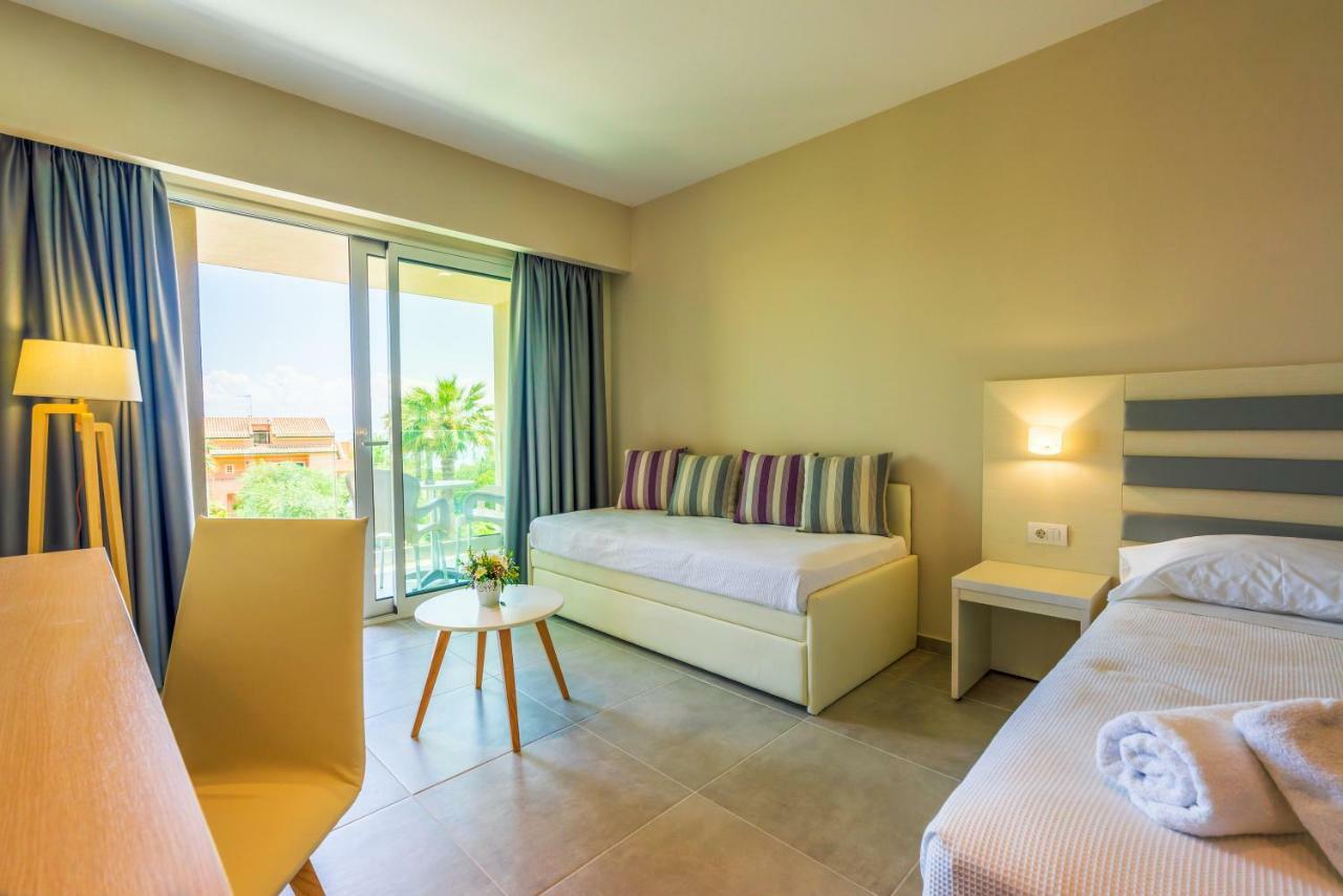 Cnic Gemini Hotel Mesongi Bagian luar foto