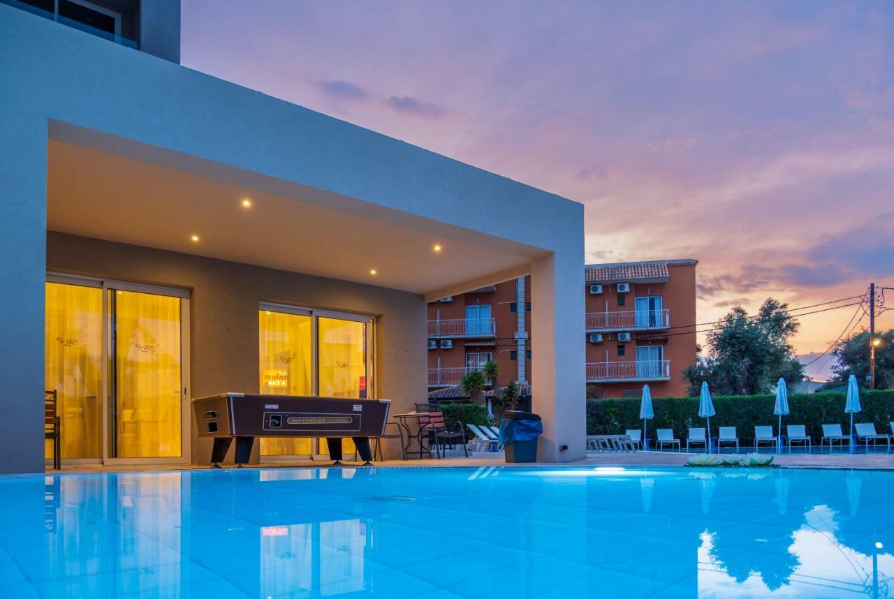 Cnic Gemini Hotel Mesongi Bagian luar foto