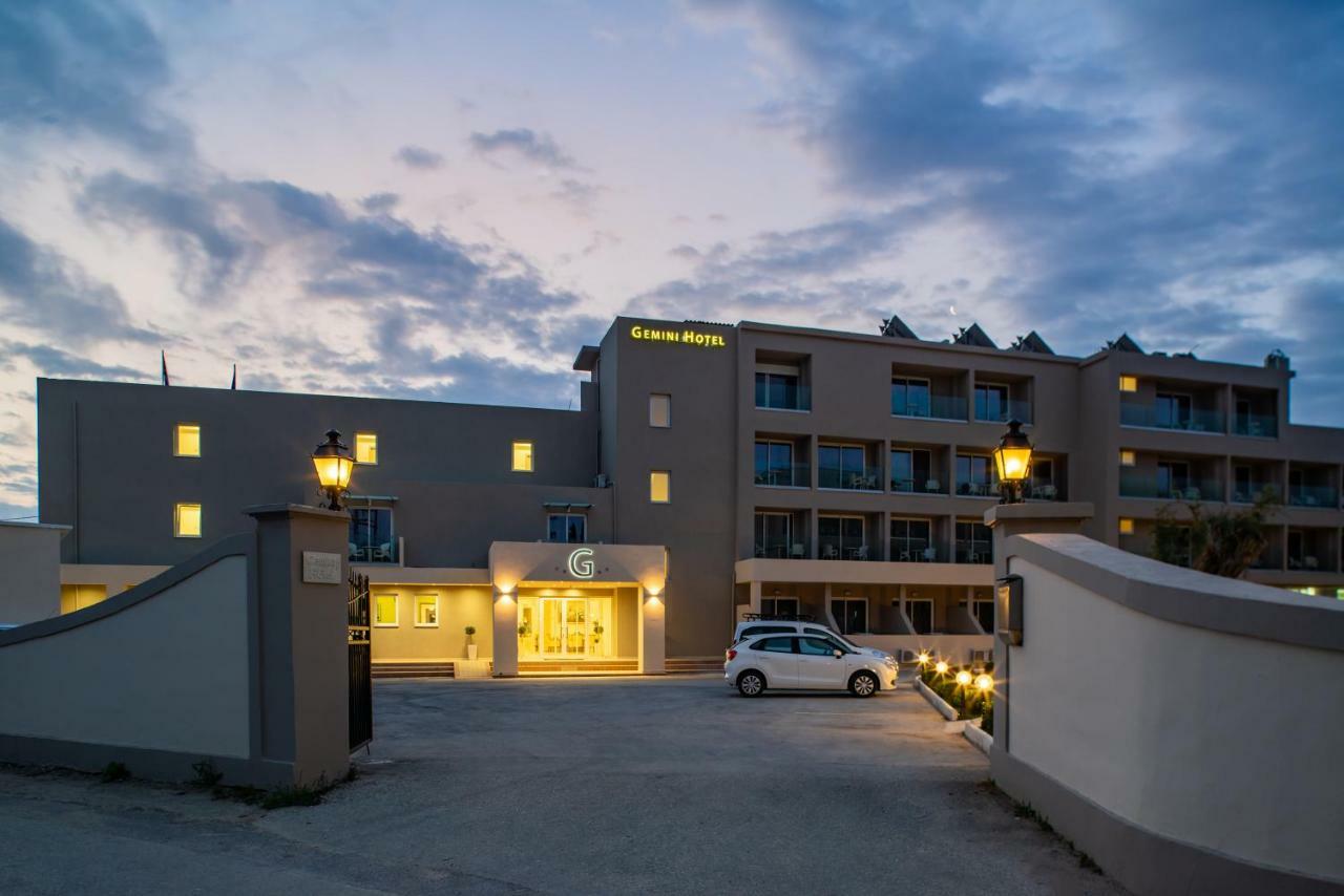Cnic Gemini Hotel Mesongi Bagian luar foto